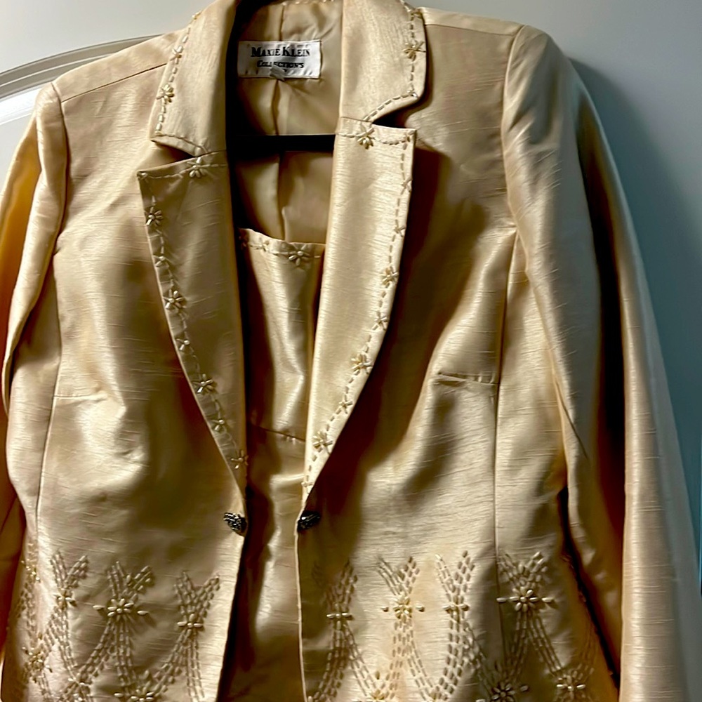 Size 14 women 2 piece jacket and sleeveless dress with pearl like sequins